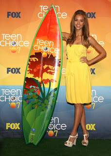 Jessica Alba long hairstyle at the Teen Choice Awards