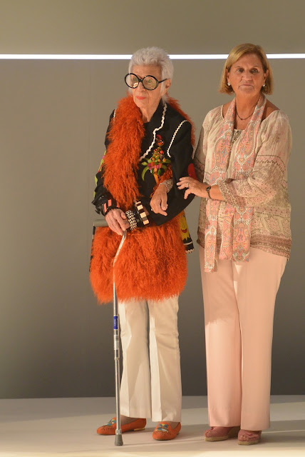 Iris Apfel 080 Barcelona Fashion 2015