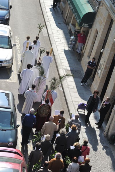 procession3