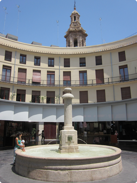 Blogger Traveller Valencia: Plaza Redonda