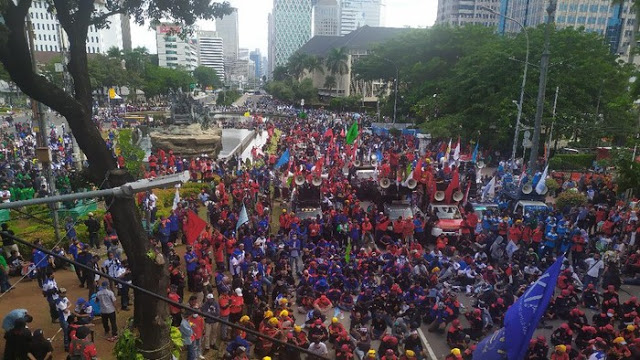 Massa Ancam Duduki Istana Jika Omnibus Law Tak Dibatalkan