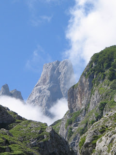 Naranjo de Bulnes (Asturias) by Susana Cabeza