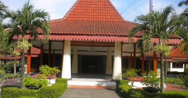 Rumah Adat Kasepuhan Asal Dari Provinsi Jawa Barat