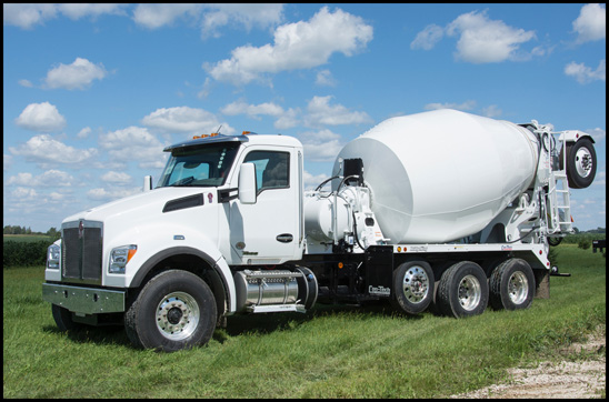 Kenworth T880S with Con-Tech Manufacturing BridgeKing Package