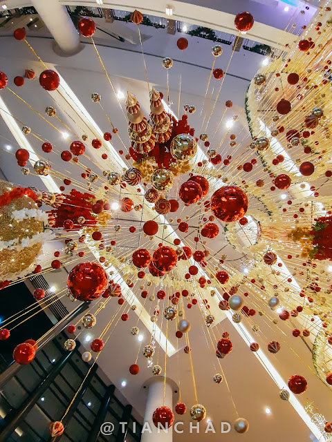 Christmas decoration in Berjaya Time Square 2018 Photo captured using Samsung Galaxy A7 (2018) camera