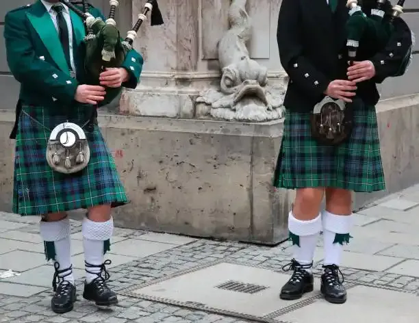 Traditional Irish clothing women