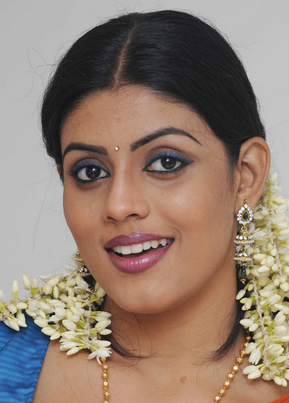 WaitingBD: New Tamil Actress Iniya Latest Half Saree Photo Stills!