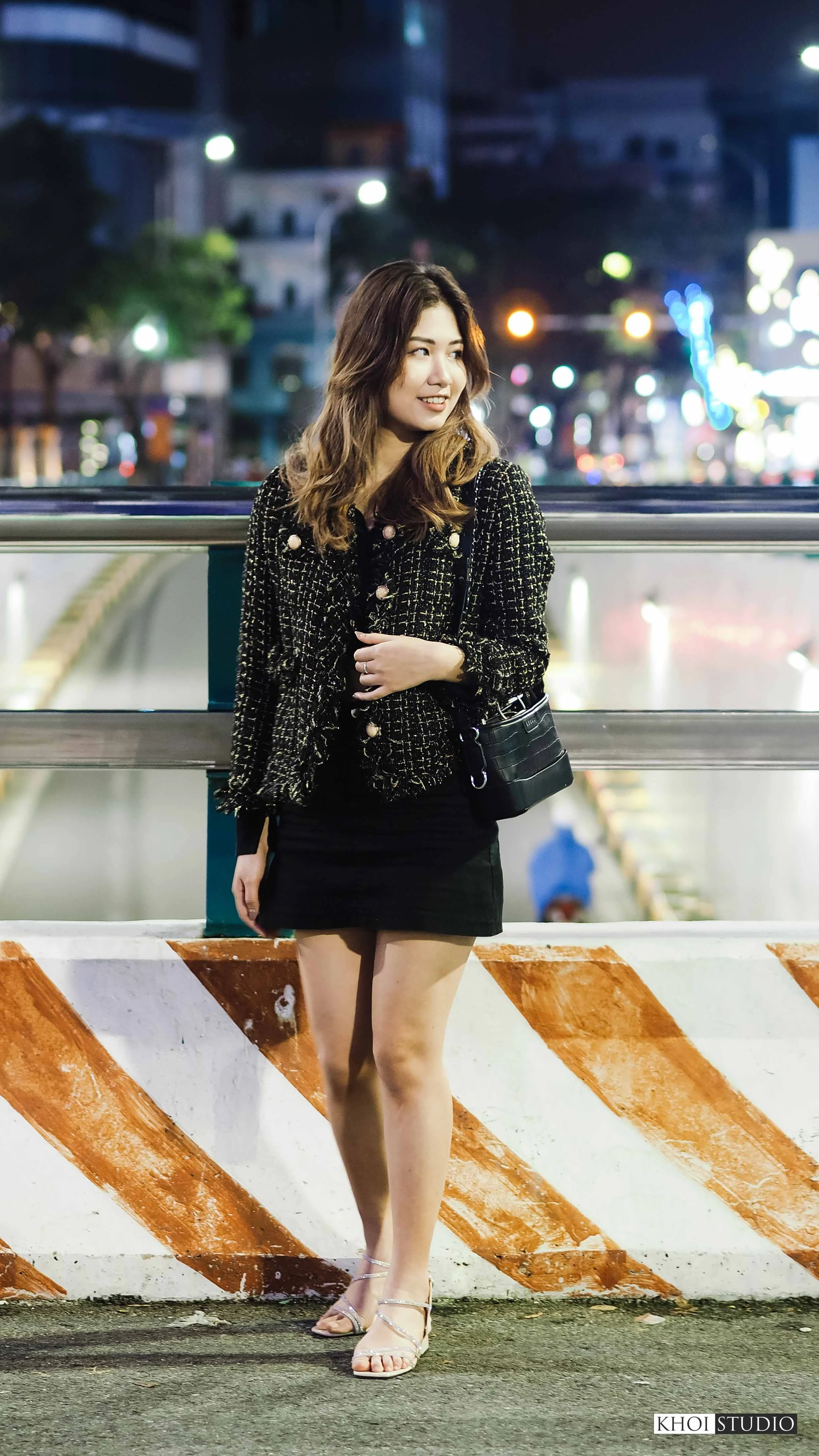 Find a travel photographer in Vietnam: Night portrait photography in Danang city
