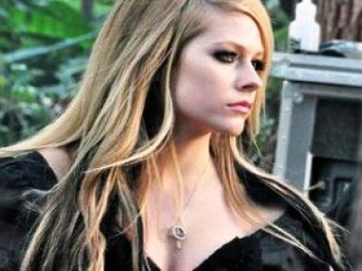 Avril Lavigne Clip Alice