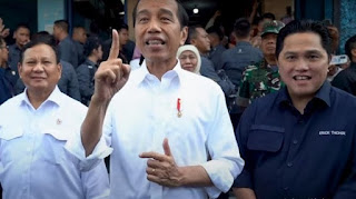Jokowi Tersenyum saat Ditanya Soal Duet Prabowo dan Erick Thohir