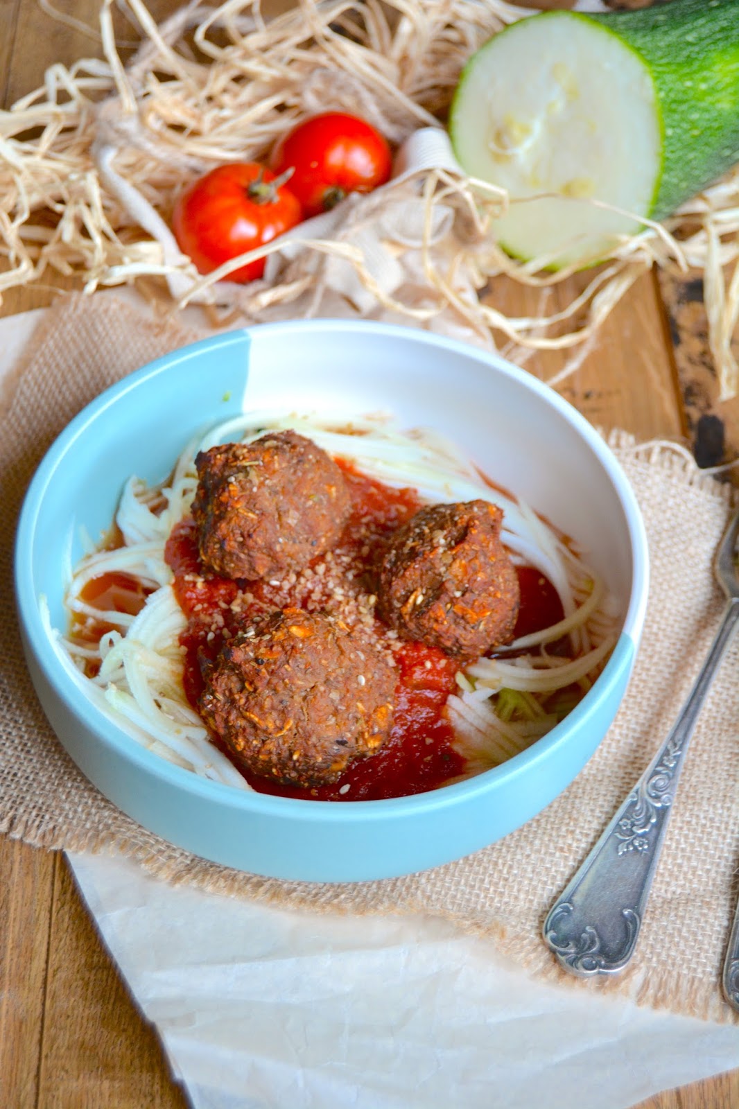 Rosenoisettes Boulettes Vegetales D Aubergine Sauce Tomate Et