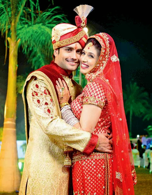 Vivian Dsena & Vahbbiz Dorabjee Couples HD Wallpapers Free Download