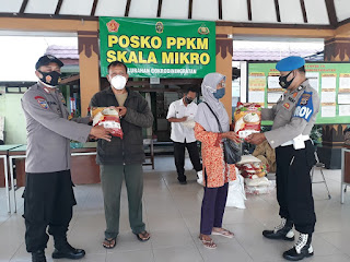 Sinergitas TNI Polri dan Kemantren Jetis Salurkan Bantuan Sosial