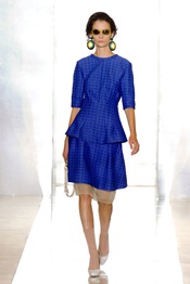 MARNI-SPRING-2012-RTW-PODIUM-016_runway