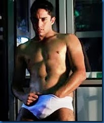 HOMEM GOSTOSO DE CUECA BRANCA 004
