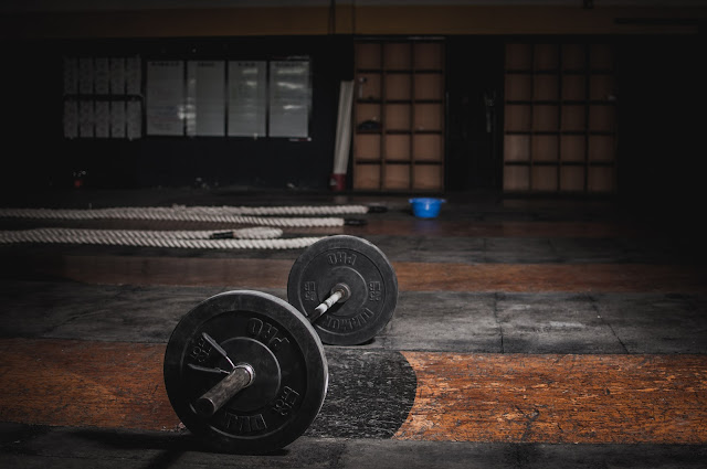The Differences Between Powerlifting and Weightlifting