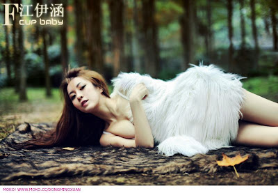 Foto Hot Artis Cantik China, Jiang Yihan - Ada Yang Asik