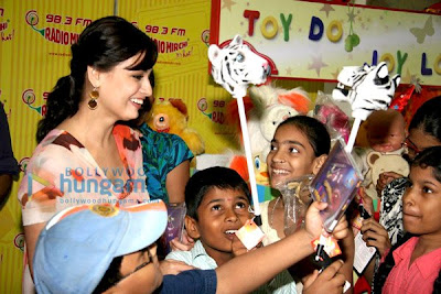 Dia Mirza celebrates 98.3 FM Radio Mirchi's 8th birthday with NGO kids image