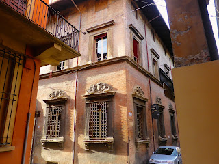 Bologna-Palazzo-Fava-da-San-Domenico