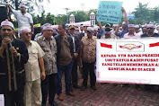 Kadin Aceh Demo Di DPRA