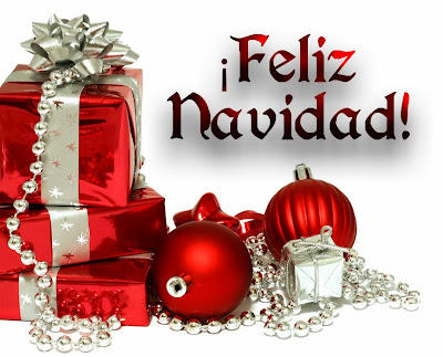 Tarjeta de Feliz Navidad con regalos y adornos navideños