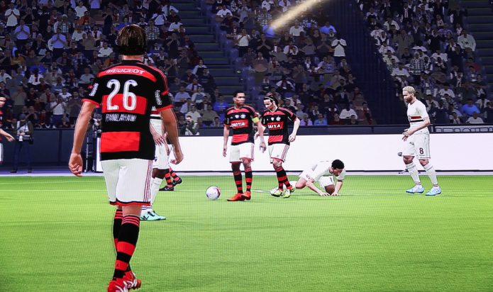 3 novos times brasileiros com jogadores licenciados em PES 2015: Flamengo, Internacional e Santos