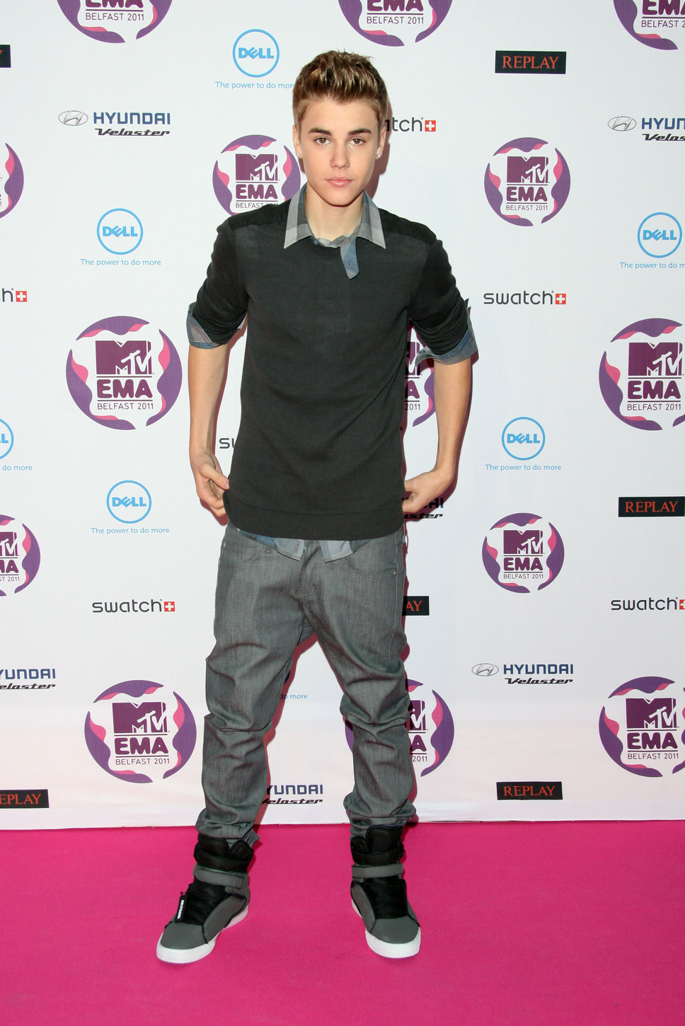 Justin Bieber's New Look At MTV EMAs 2011  Guys Fashion 