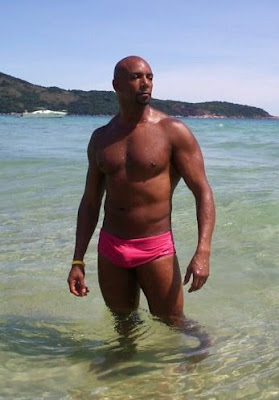 Swimpixx - pics of men in swimmwer: speedos, aussiebum, sungas, & nike. Brazilian homens nos sungas abraco sunga. Free photos of speedo men, hot gay men in speedos and aussiebum. Swimpixx blog for sexy speedos.