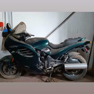 Dijual Triumph thropy 1999 1200 np