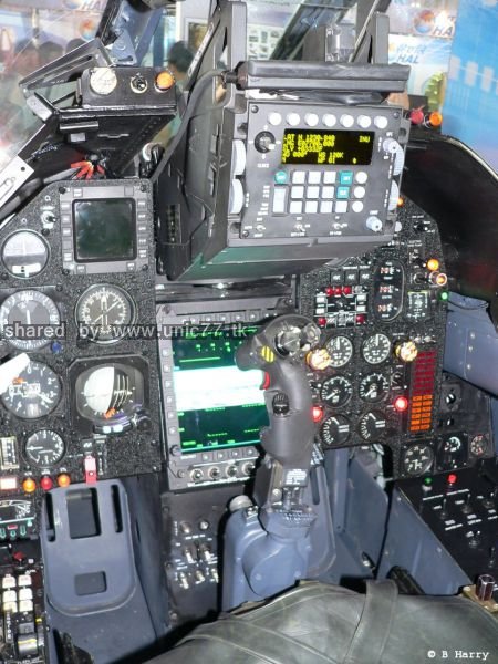 fighter_jet_cockpits_640_11.jpg (450×600)