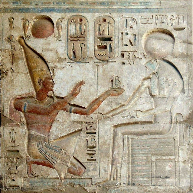 Ramses III makes a presentation from in the form of a monkey to Sekhmet.