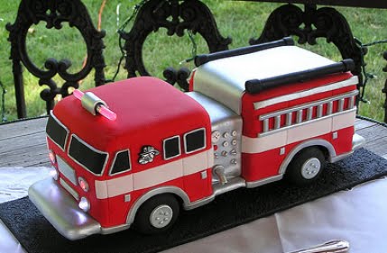 Batman Birthday Cake on Birthday Cake  Fire Truck Birthday Cakes