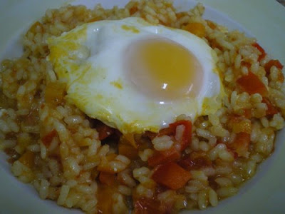 [arroz-con-verduras-y-huevo-escalfado.jpg]