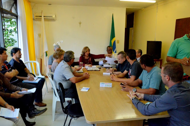 Reunião do FComGama com a administradora do Gama Foto Joaquim Dantas