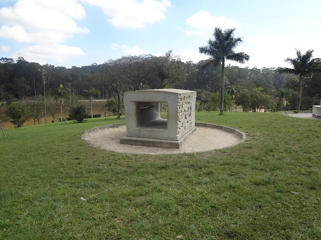 Obra do artista Kota Kinutani no Parque do Carmo