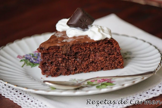 Tarta de chocolate y baileys para mi 5º cumpleblog y 1000 recetas