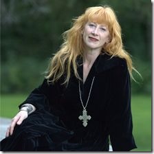loreena-mckennitt_04-20-15_7_553509ed738b1