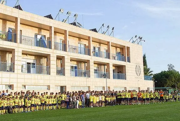 Every member at Villarreal observe a minute of silence in memory of Jorge Monzonís Sempere