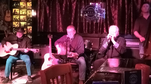 Secret Handshake at Stitch Bar & Blues on April 6 (photograph by Seth Okrend)