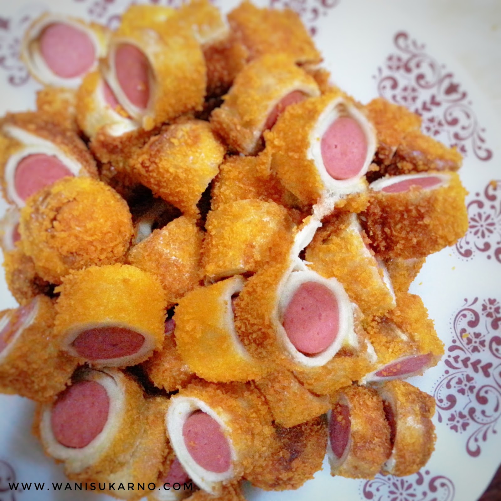 ROTI GULUNG SOSEJ GORENG