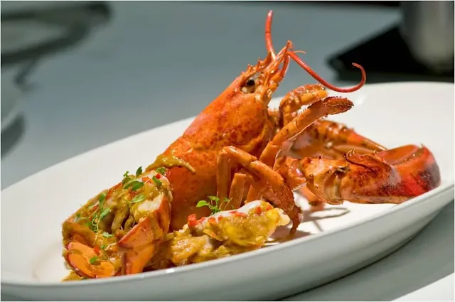 Dried coconut milk curry with lobster
