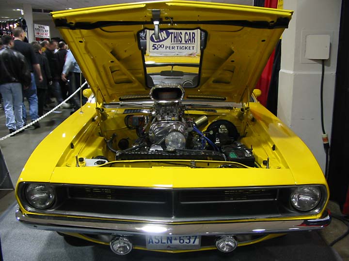 1970 Plymouth Cuda YellowOpen Engine