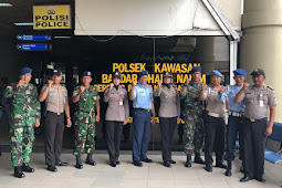 Polisi dan TNI Deklarasikan Anti Hoax