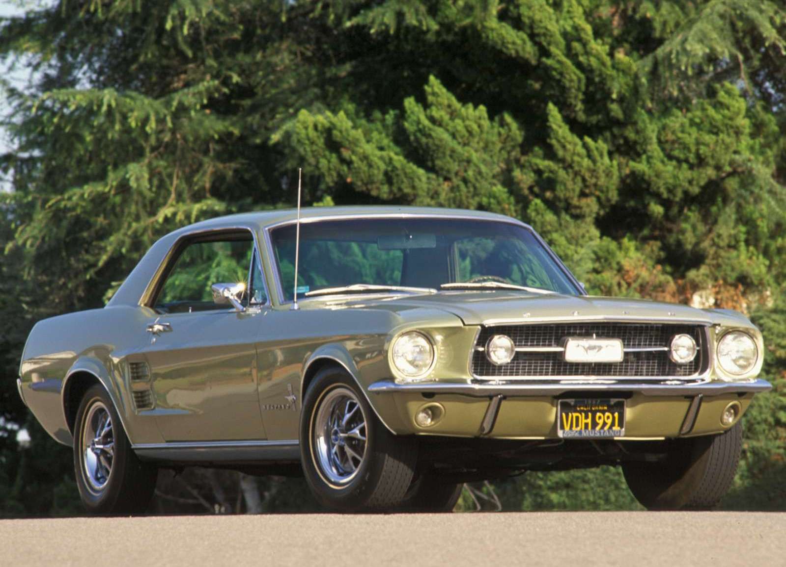 Coche antiguo Ford Mustang de 1967 ~ Fondos de coches