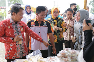 Lampung Provincial Government Holds SME-IKM Product Bazaar in Pringsewu