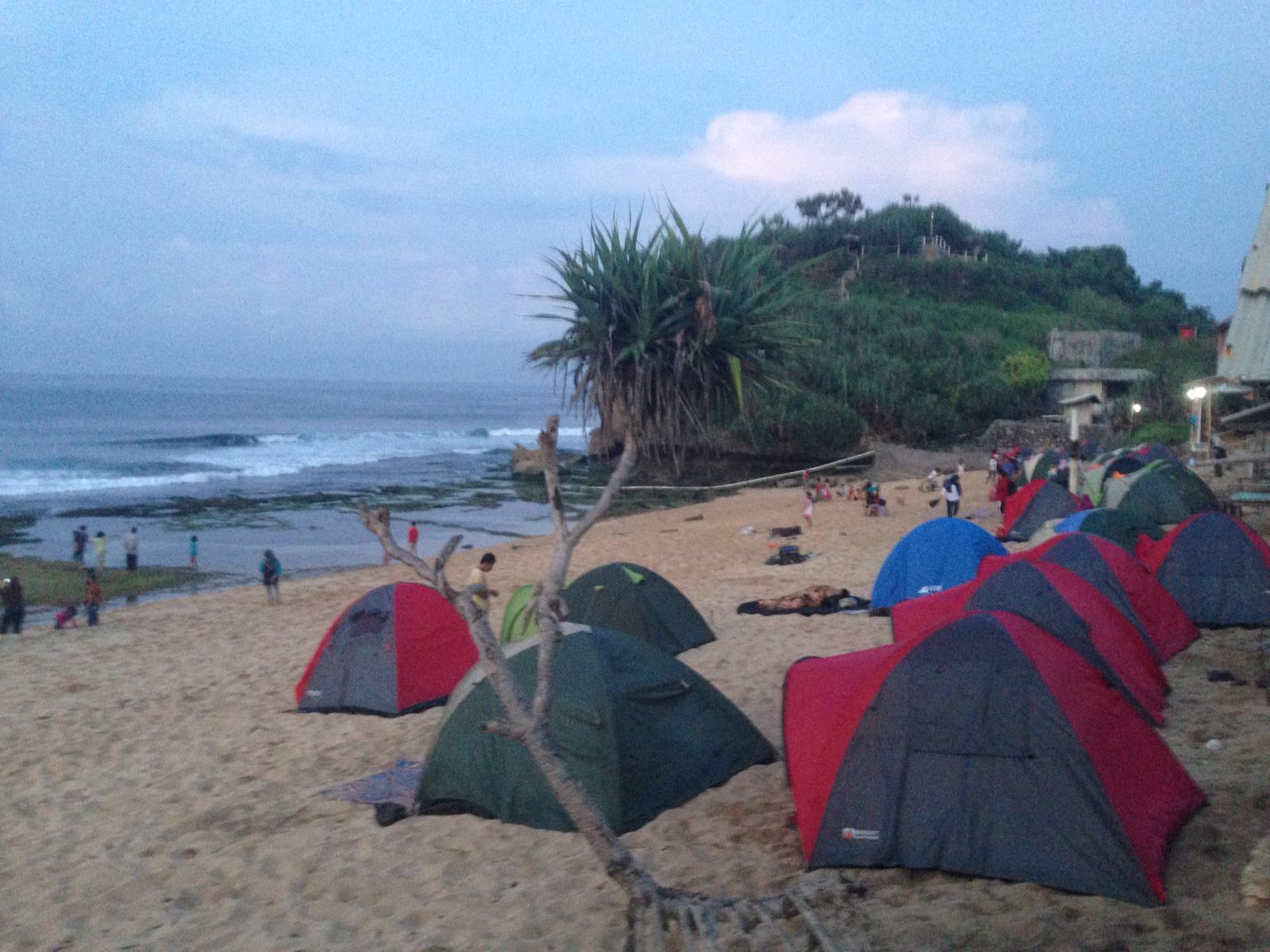 Tempat Makan Prasmanan Pantai Indrayanti - Obyek Wisata 