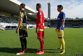 Picón, Viorel y Galán con el nuevo uniforme del Barakaldo CF