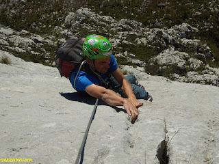 Fernando Calvo, Guia de alta montaña, IFGMA. rab equipment, rab rockover