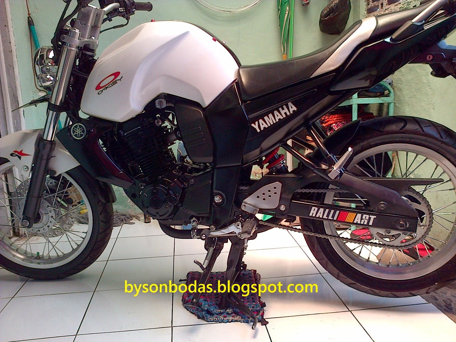 90 Modif Motor Byson Lampu Bulat Terupdate Kempoul Motor