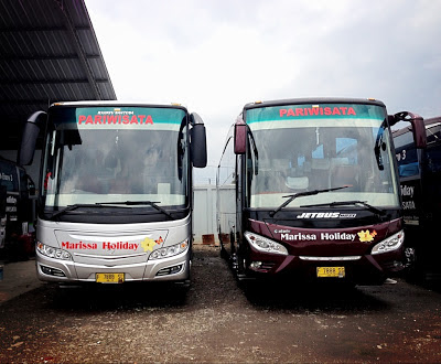 Foto bus pariwisata Jetbus HDSE dan Skyliner PO Marissa Holiday